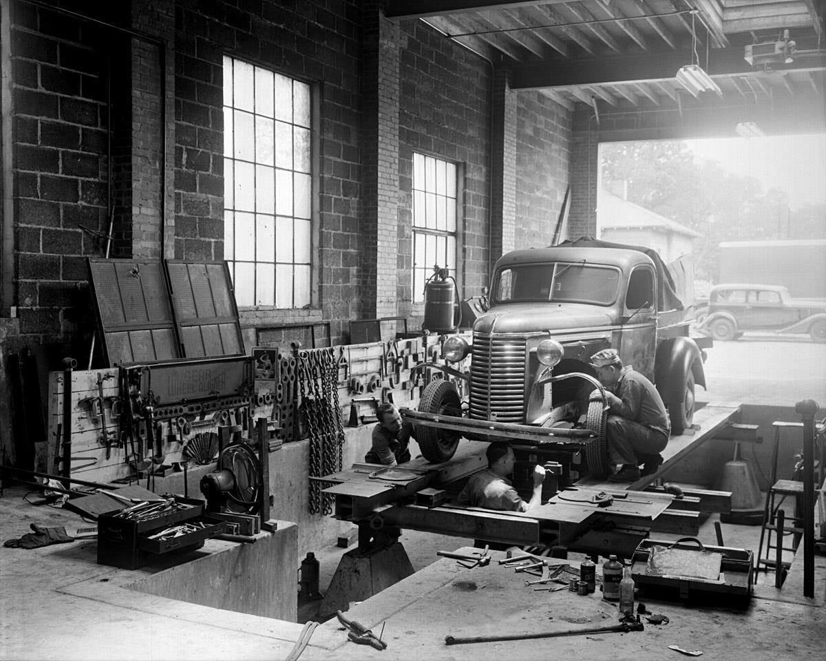 1930s vintage vehicle workshop